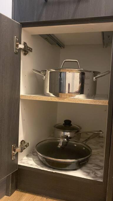 Pebbles' Cozy 2Bed Basement Suite - Near Downtown Edmonton Kültér fotó