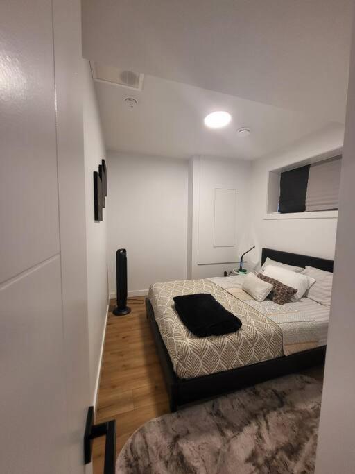 Pebbles' Cozy 2Bed Basement Suite - Near Downtown Edmonton Kültér fotó