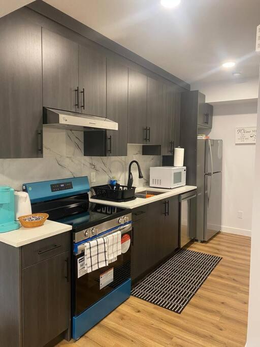 Pebbles' Cozy 2Bed Basement Suite - Near Downtown Edmonton Kültér fotó